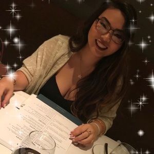 Meet your Posher, Elizabeth